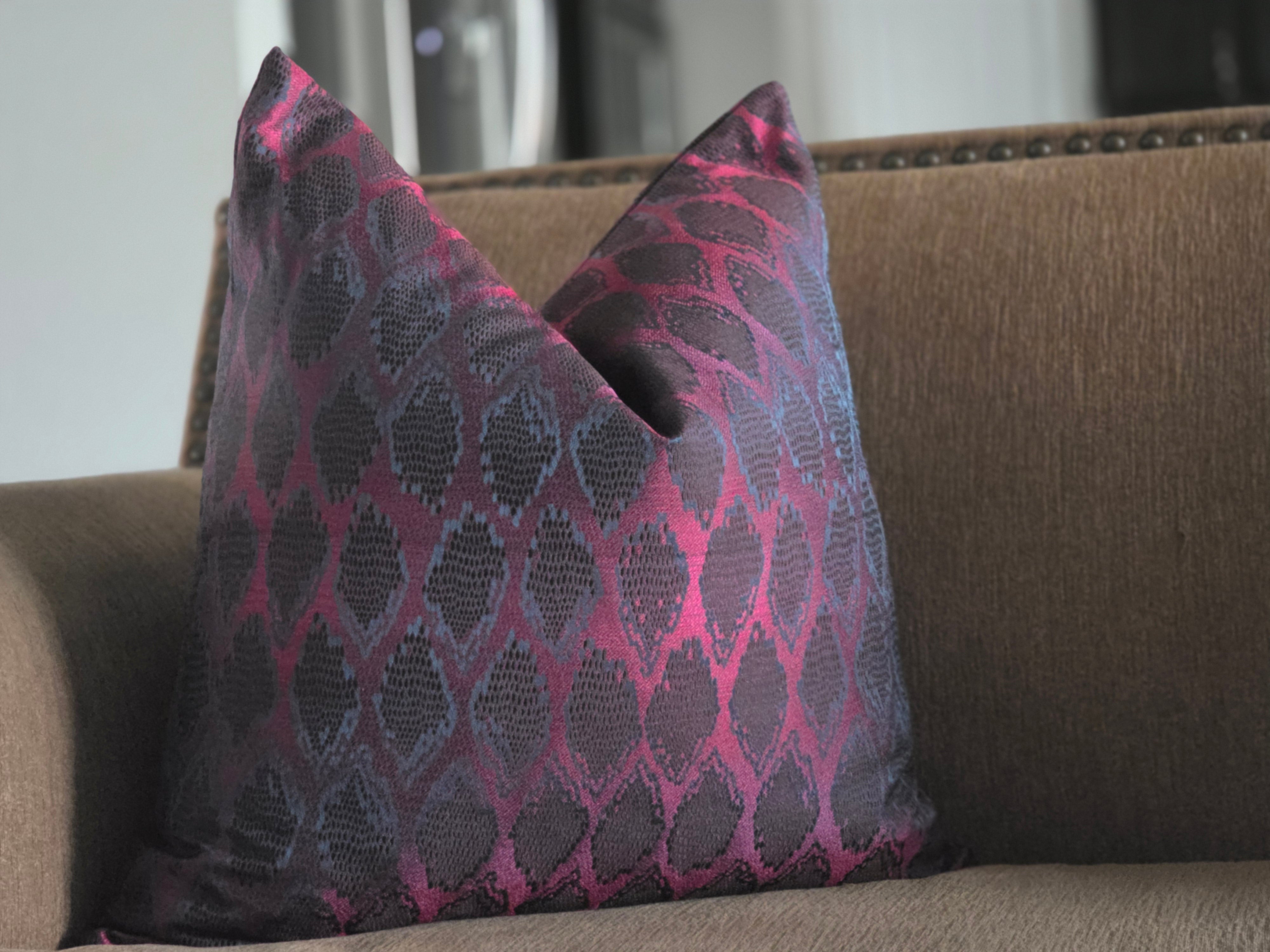 Patterned fabric corner on a textured surface